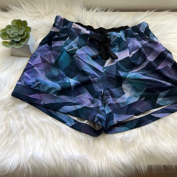 lululemon athletica Pants - 🌸🌸SALE🌸🌸Lululemon Spring Break Away Shorts Pretty Prism Multi size 4